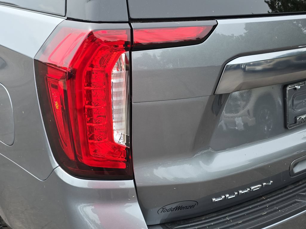 Used 2021 GMC Yukon XL AT4 w/ AT4 Premium Package AWD/4WD image 36