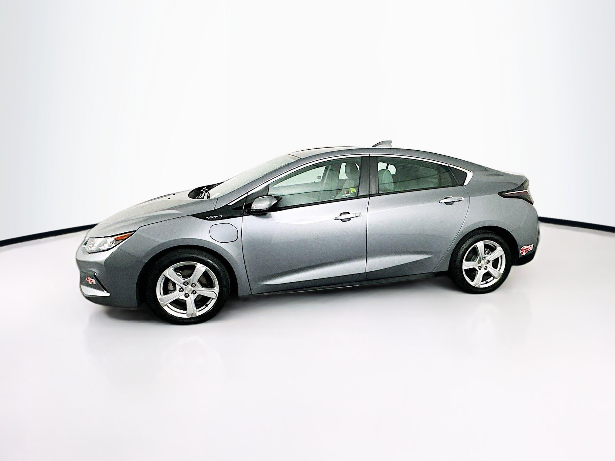 Used 2018 Chevrolet Volt LT w/ Comfort Package FWD image 4