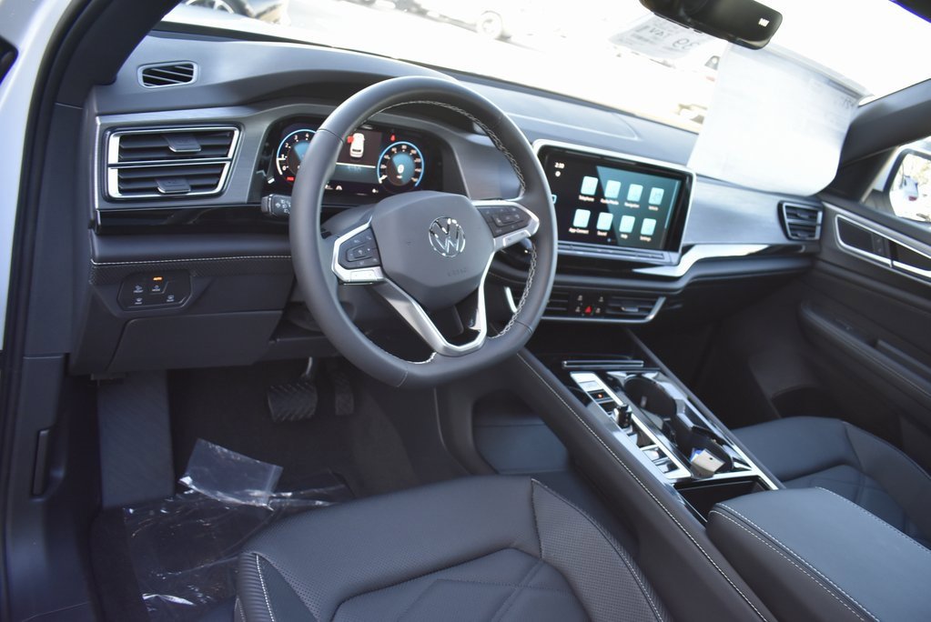 Certified 2025 Volkswagen Atlas Cross Sport SE image 9