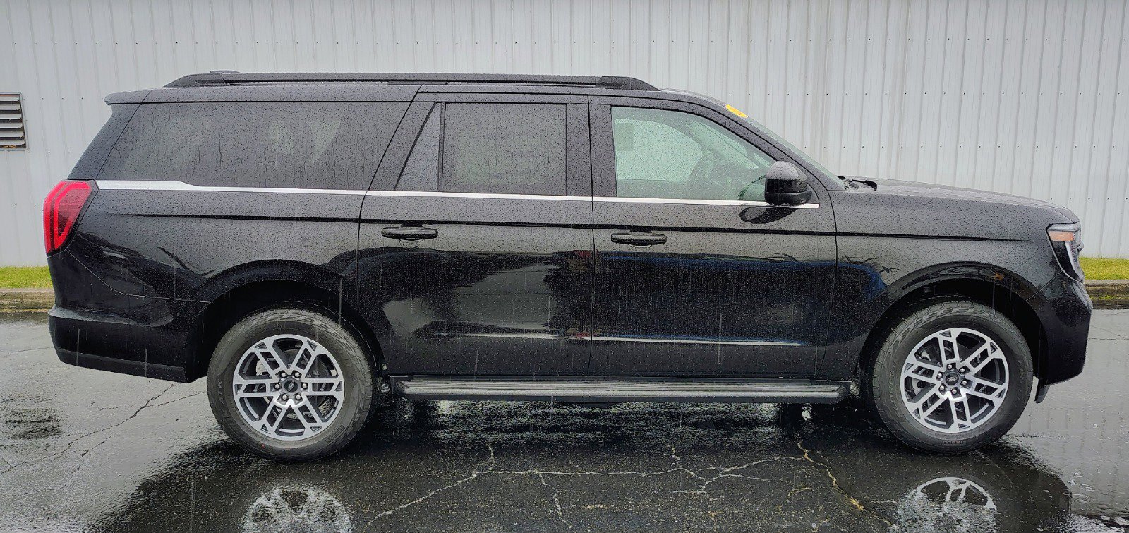 New 2026 Ford Expedition Max Active AWD/4WD image 2