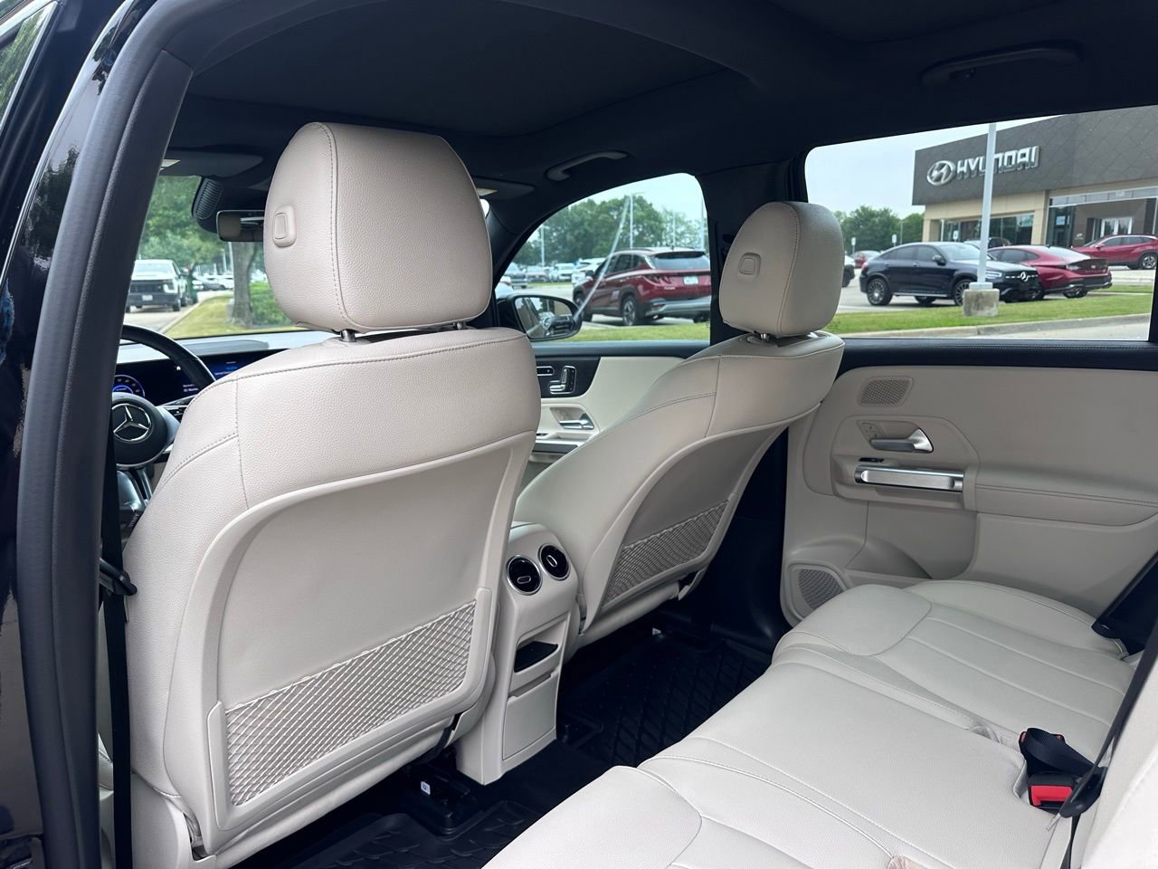 Used 2025 Mercedes-Benz EQB 250+ image 16