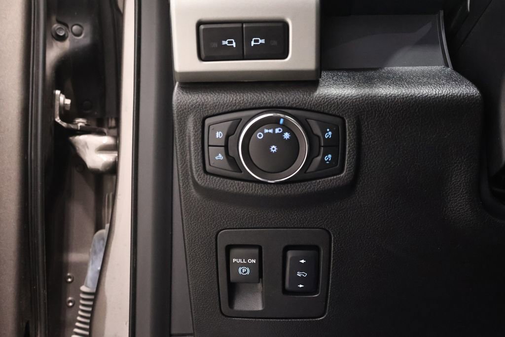 Certified 2018 Ford F150 Lariat image 27
