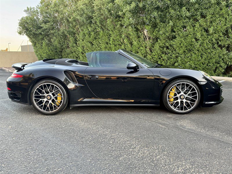 Used 2015 Porsche 911 Turbo S w/ High-end Infotainment Package AWD/4WD image 21