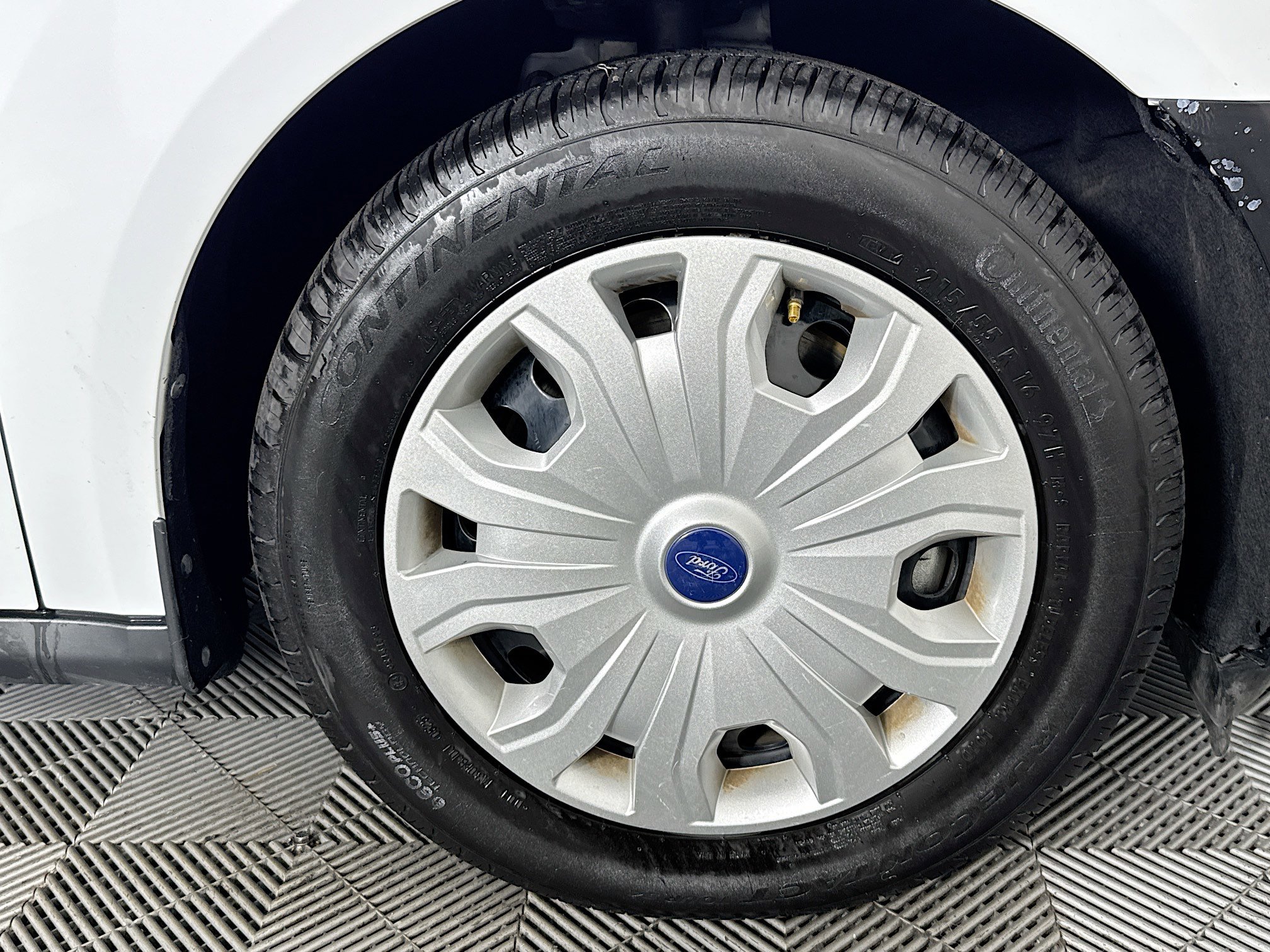 Used 2022 Ford Transit Connect XL image 26