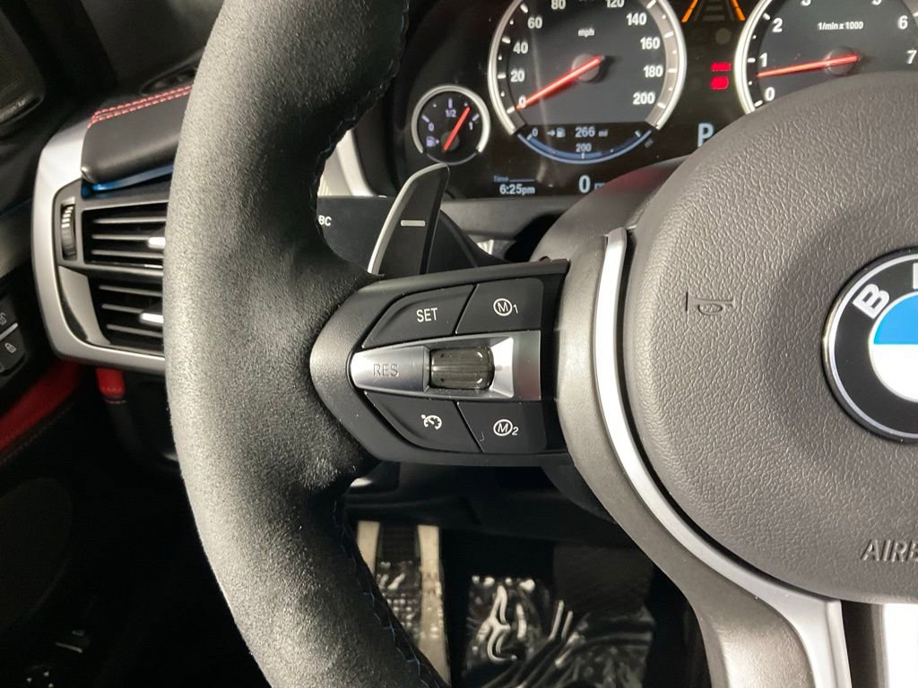 Used 2018 BMW X5 M image 24