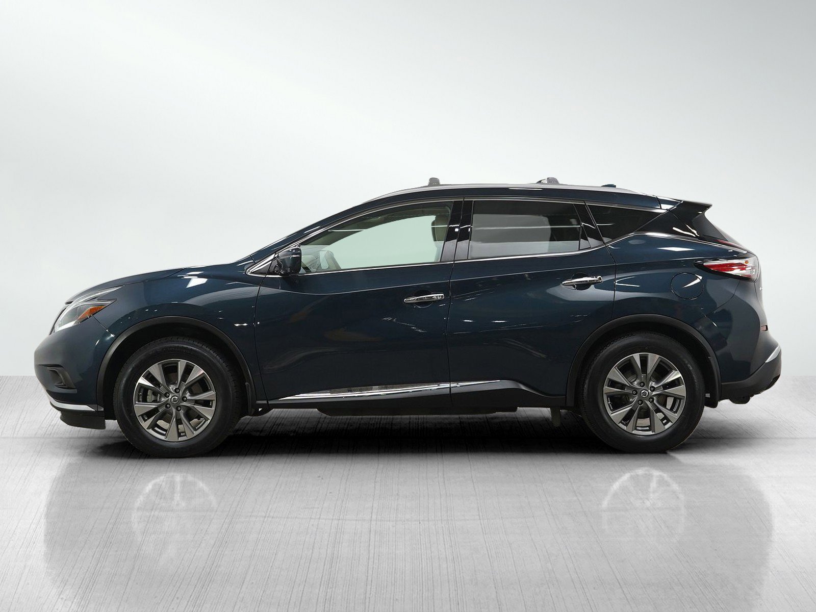 Used 2018 Nissan Murano SL w/ Moonroof Package AWD/4WD image 2