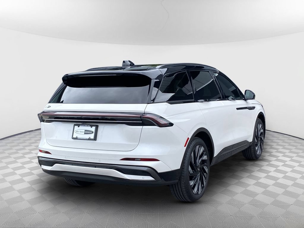 Used 2025 Lincoln Nautilus Reserve AWD/4WD image 8