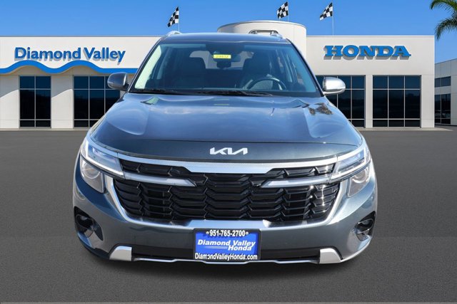 Used 2025 Kia Seltos S image 2