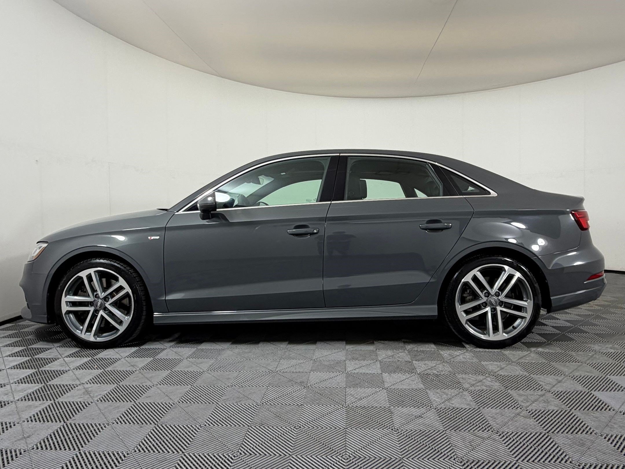 Used 2019 Audi A3 2.0T Premium Plus AWD/4WD image 2
