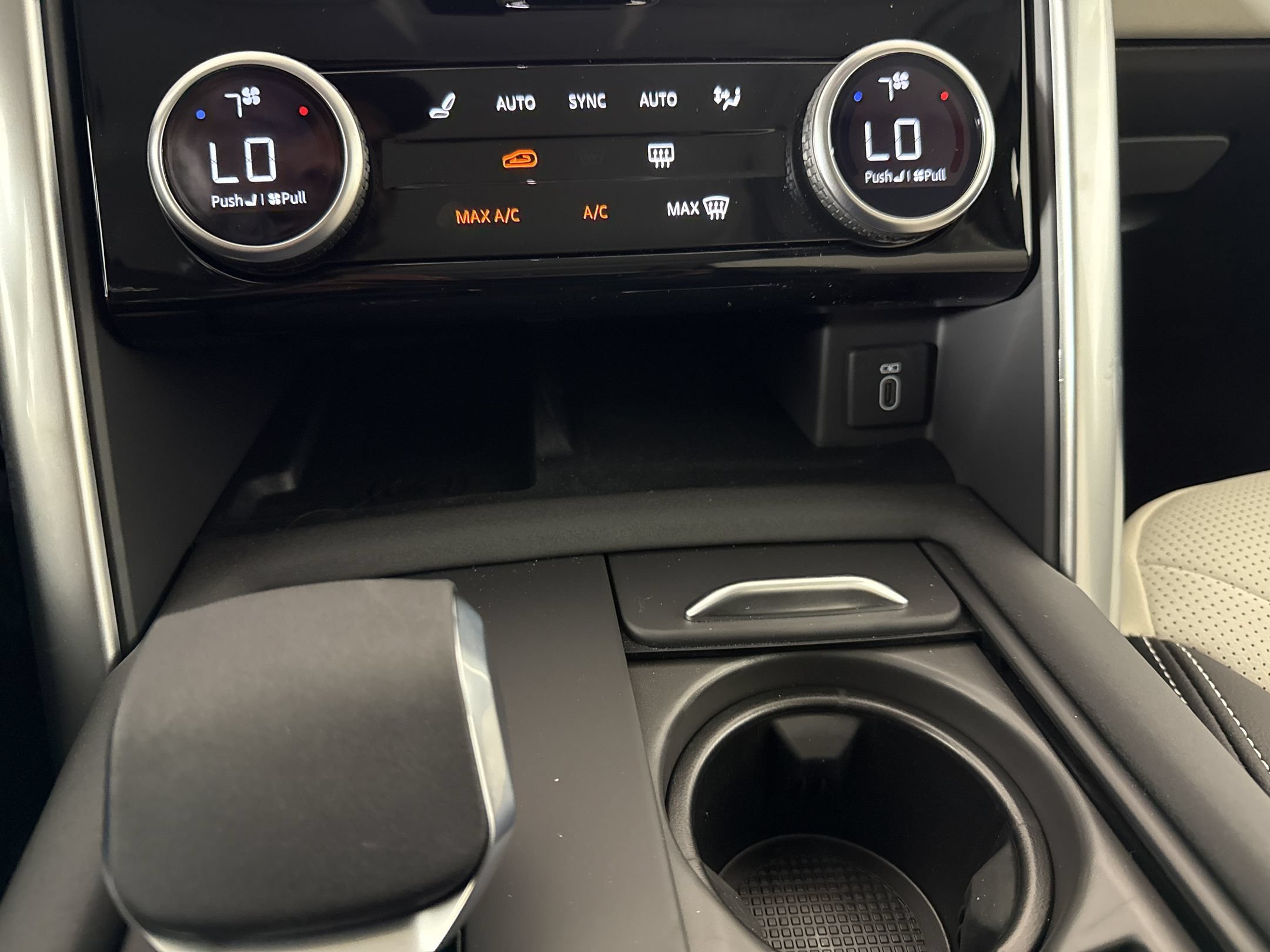 New 2026 Land Rover Discovery S AWD/4WD image 17