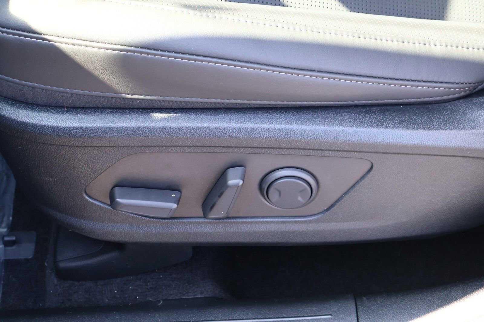 Used 2025 Kia Sorento S w/ Panoramic Sunroof Package image 17