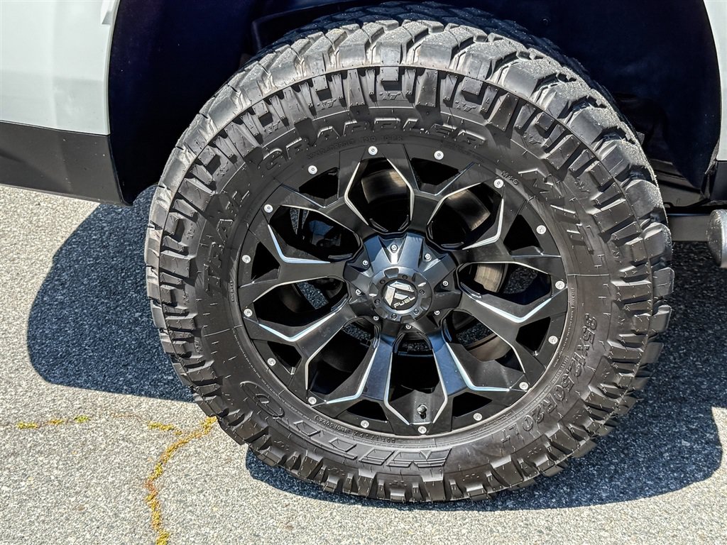 Used 2022 Chevrolet Tahoe Z71 w/ Luxury Package AWD/4WD image 30