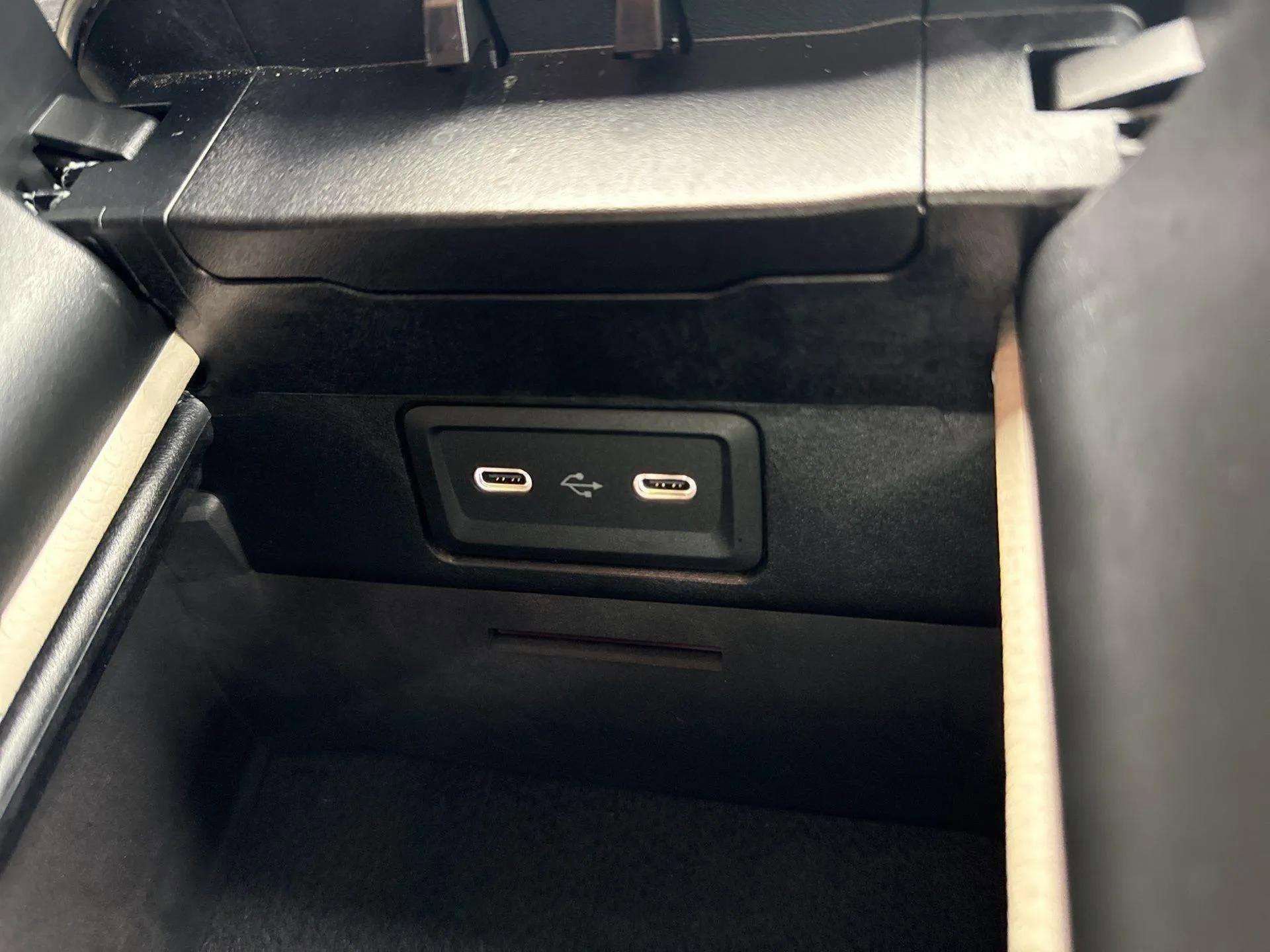 Used 2024 Mercedes-Benz CLE 300 4MATIC Coupe image 39