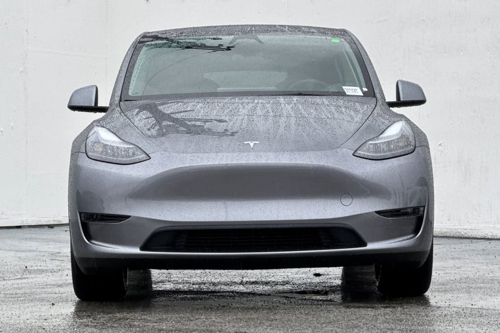 Used 2025 Tesla Model Y Long Range image 8