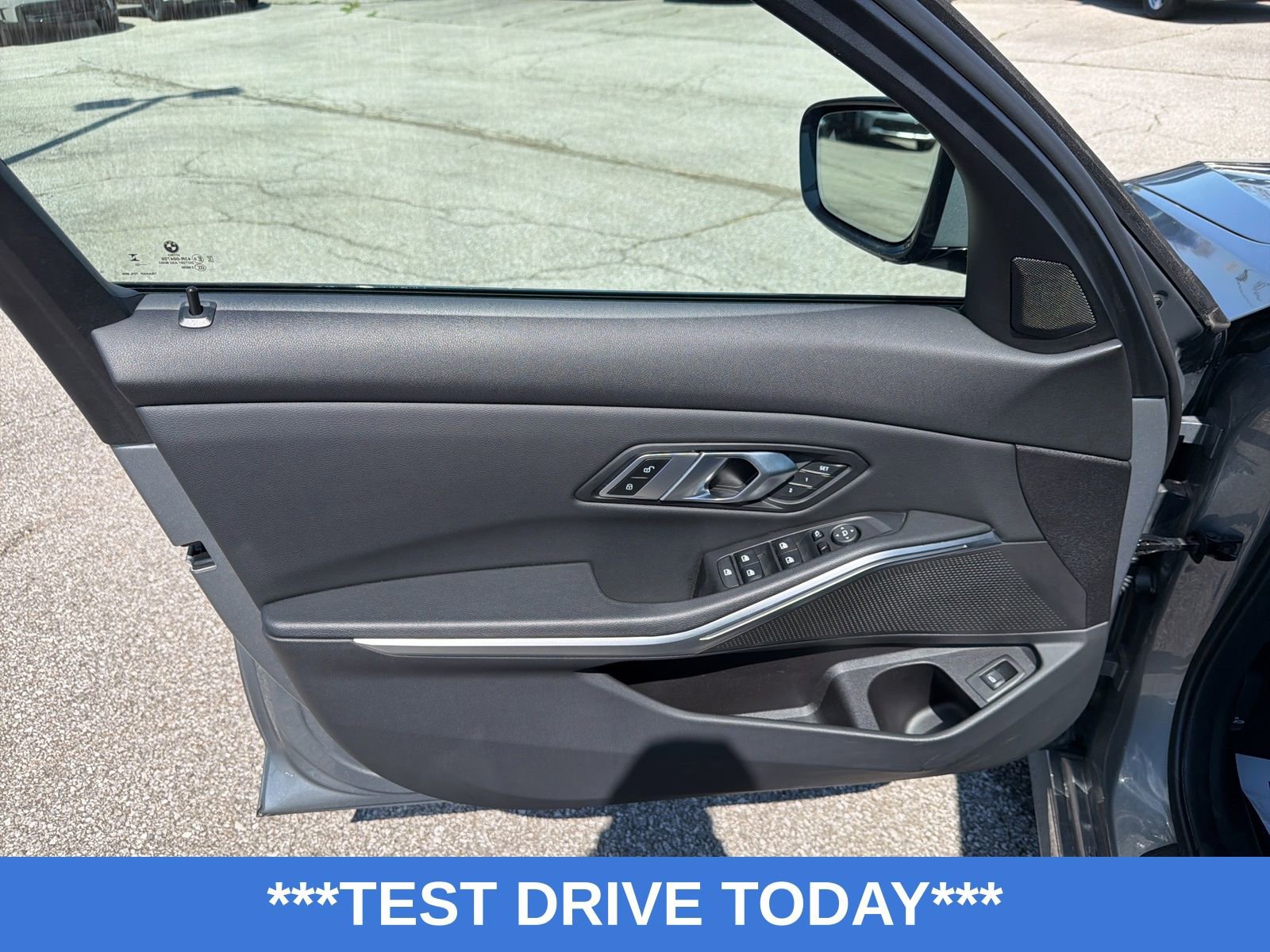 Used 2023 BMW 330i xDrive Sedan AWD/4WD image 10