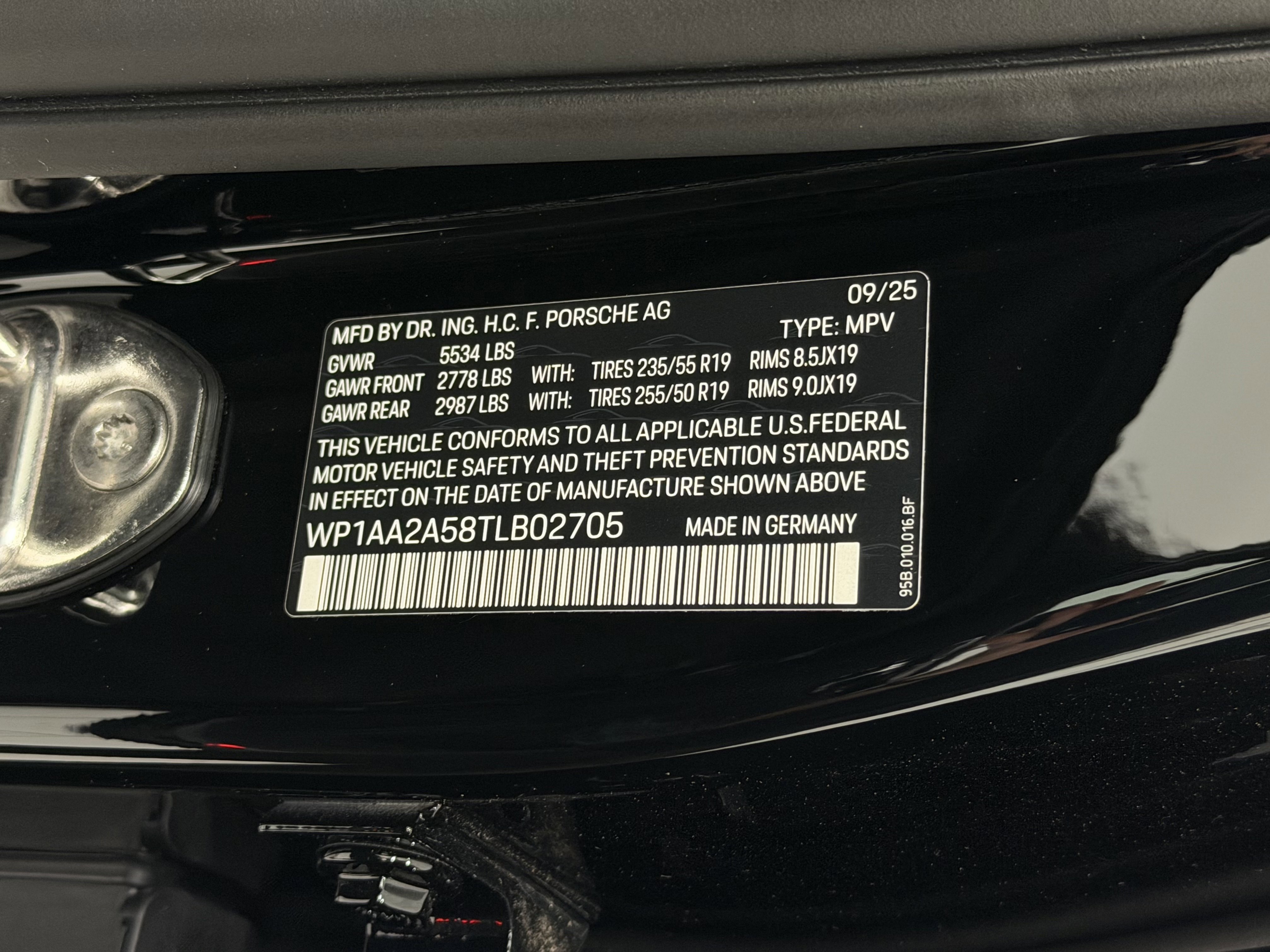 New 2026 Porsche Macan image 56