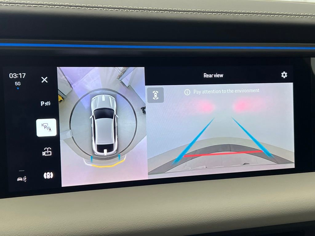 New 2025 Porsche Macan Electric image 15