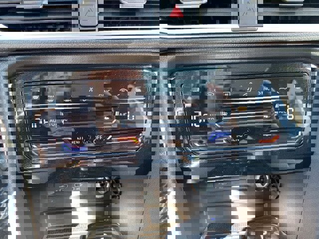 New 2025 Volkswagen Taos SE image 36