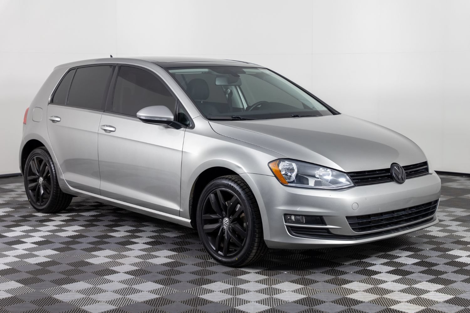 Used 2017 Volkswagen Golf SE FWD image 10