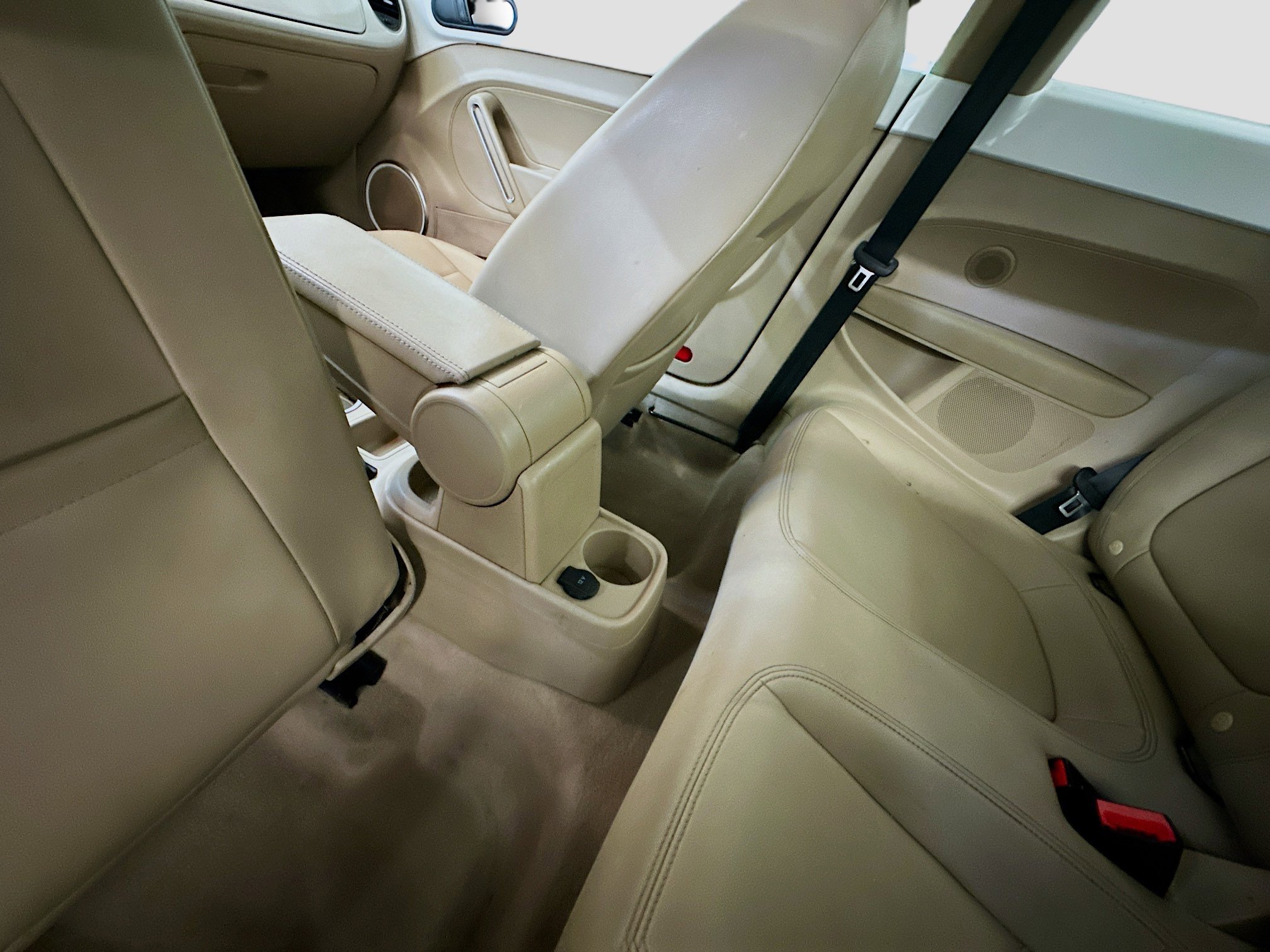 Used 2013 Volkswagen Beetle 2.5 image 25