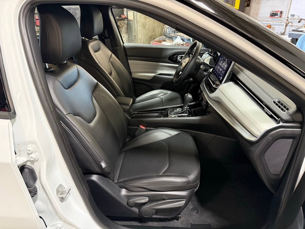 Used 2025 Jeep Compass Limited AWD/4WD image 24