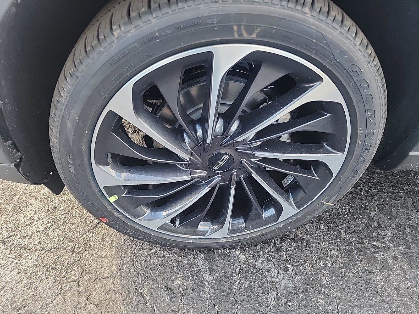 New 2025 Lincoln Aviator Reserve w/ Luxury Package image 9