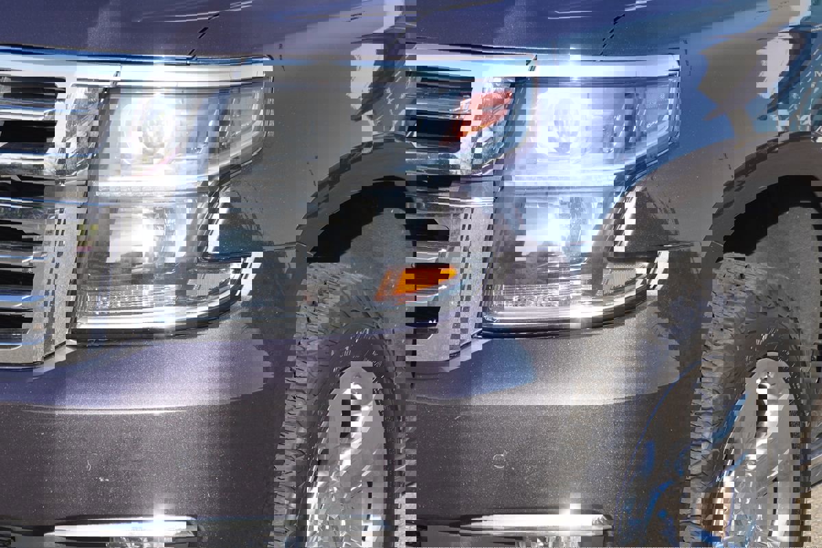 Used 2015 Chevrolet Suburban LTZ image 2