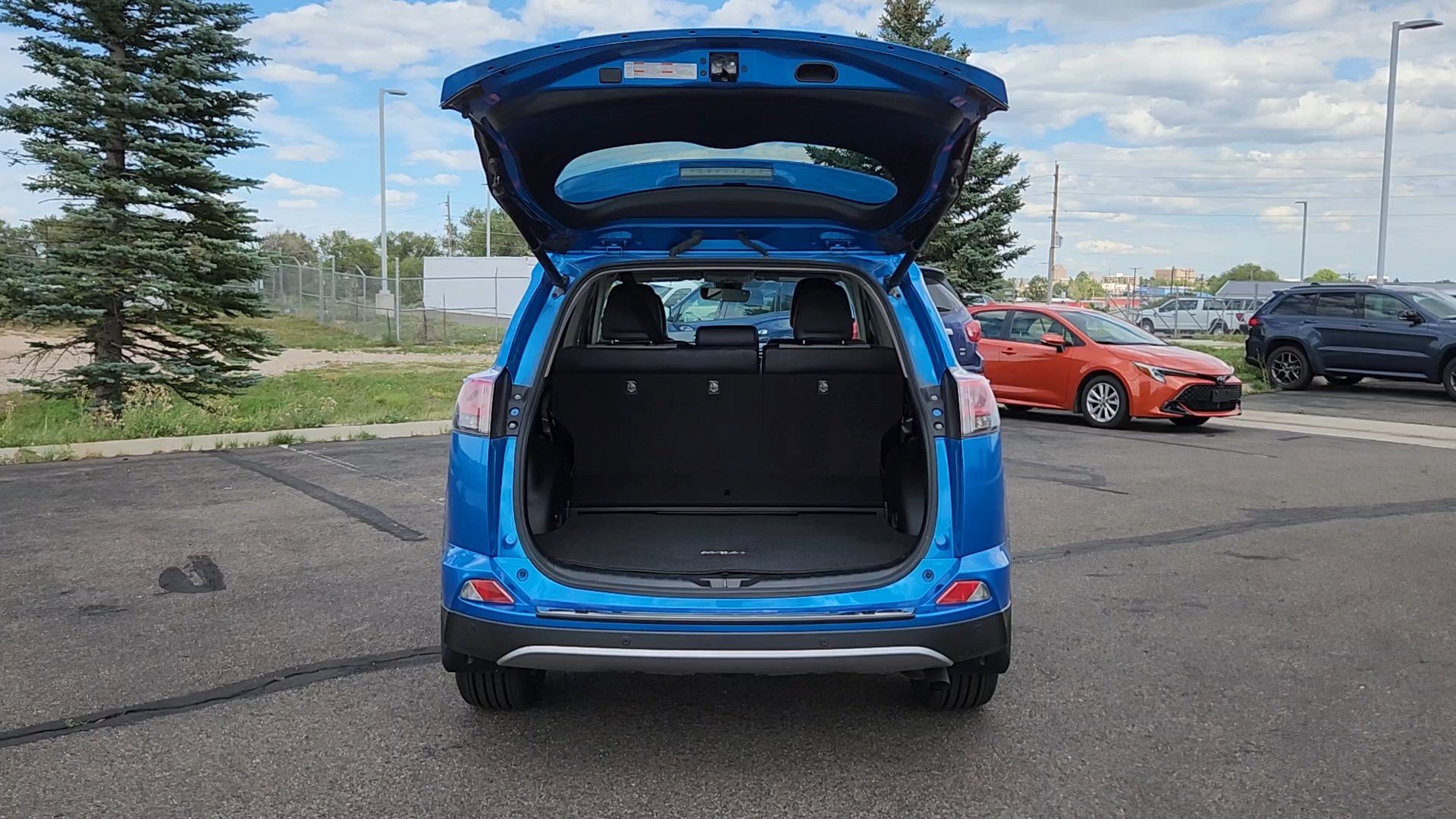 Used 2018 Toyota RAV4 Limited w/ Advanced Technology Package AWD/4WD image 18