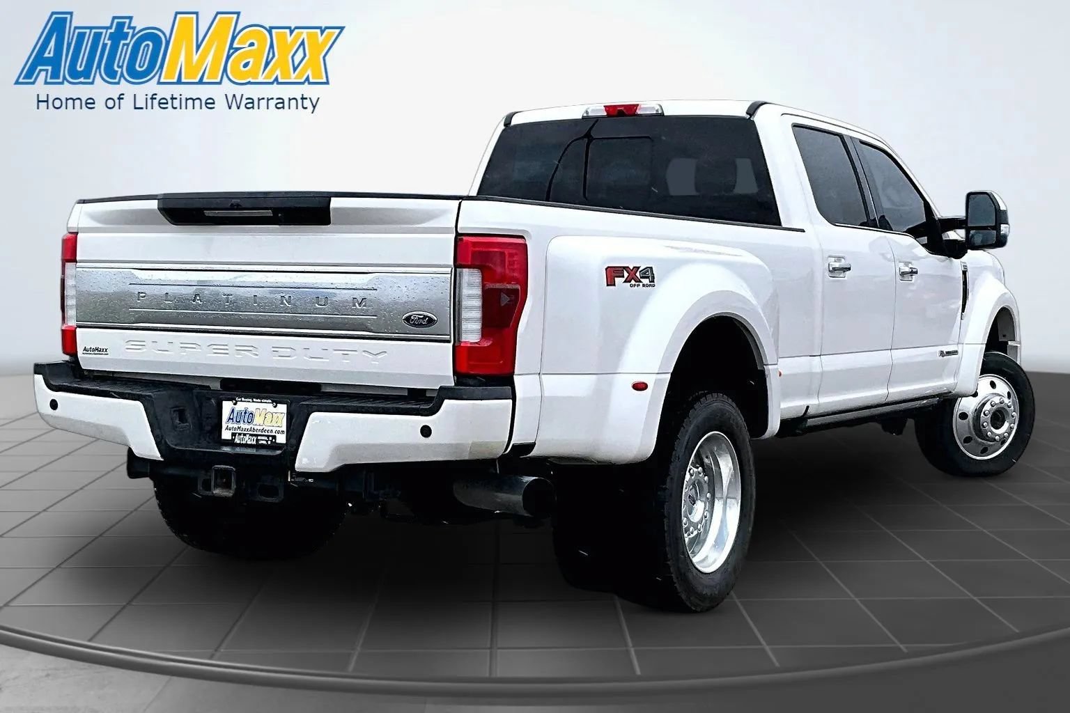Used 2017 Ford F450 Platinum w/ Platinum Ultimate Package AWD/4WD image 9