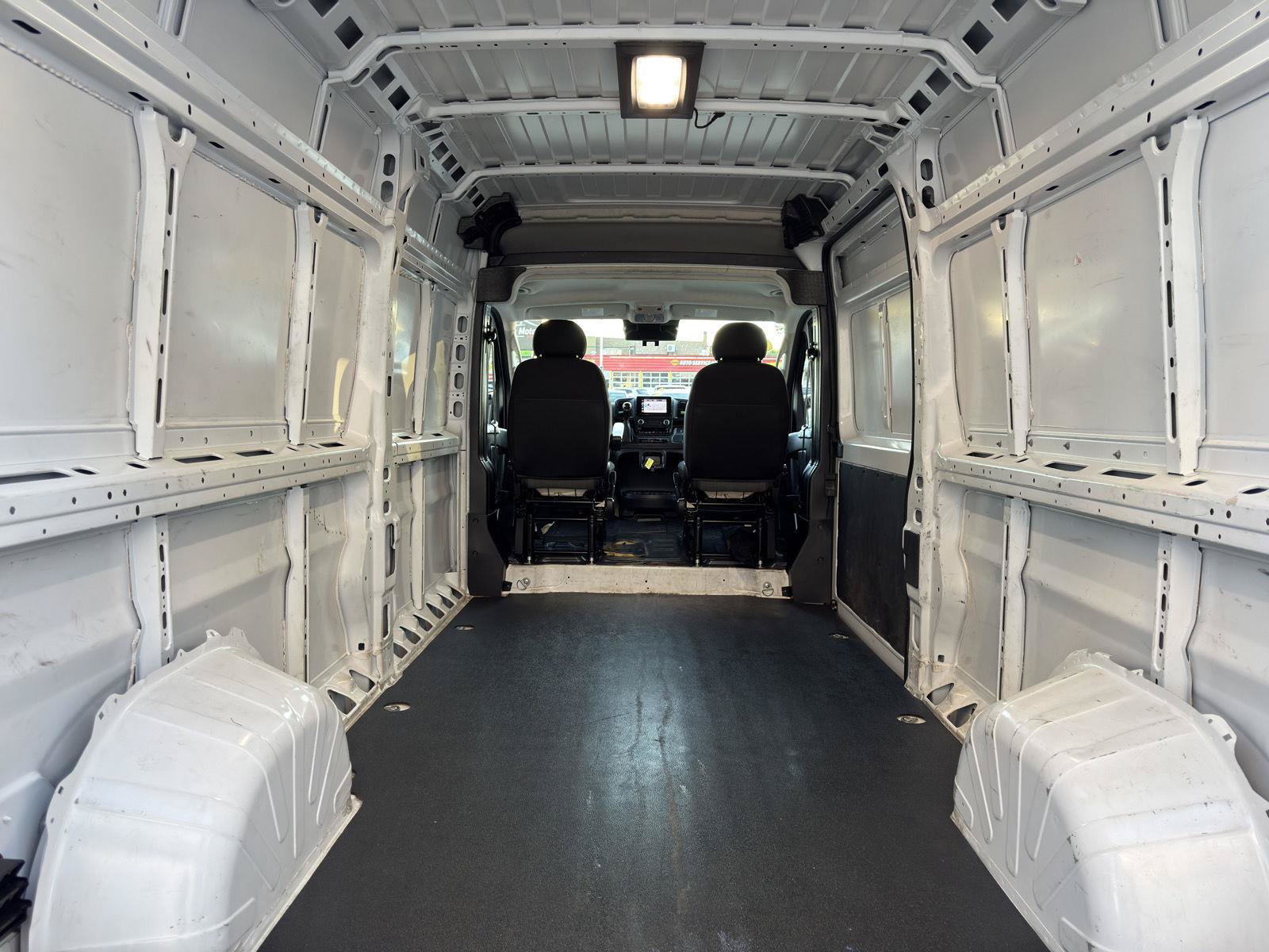 Used 2025 RAM ProMaster 2500 w/ Convenience Group FWD image 6