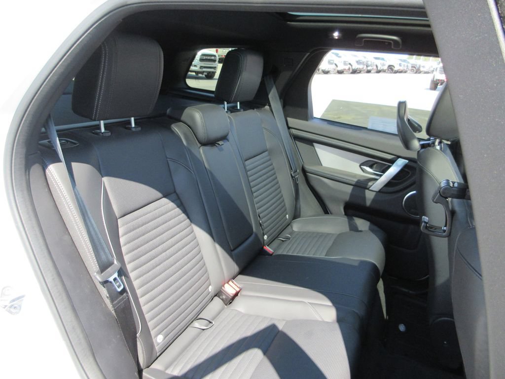 Used 2025 Land Rover Discovery Sport Dynamic SE AWD/4WD image 24