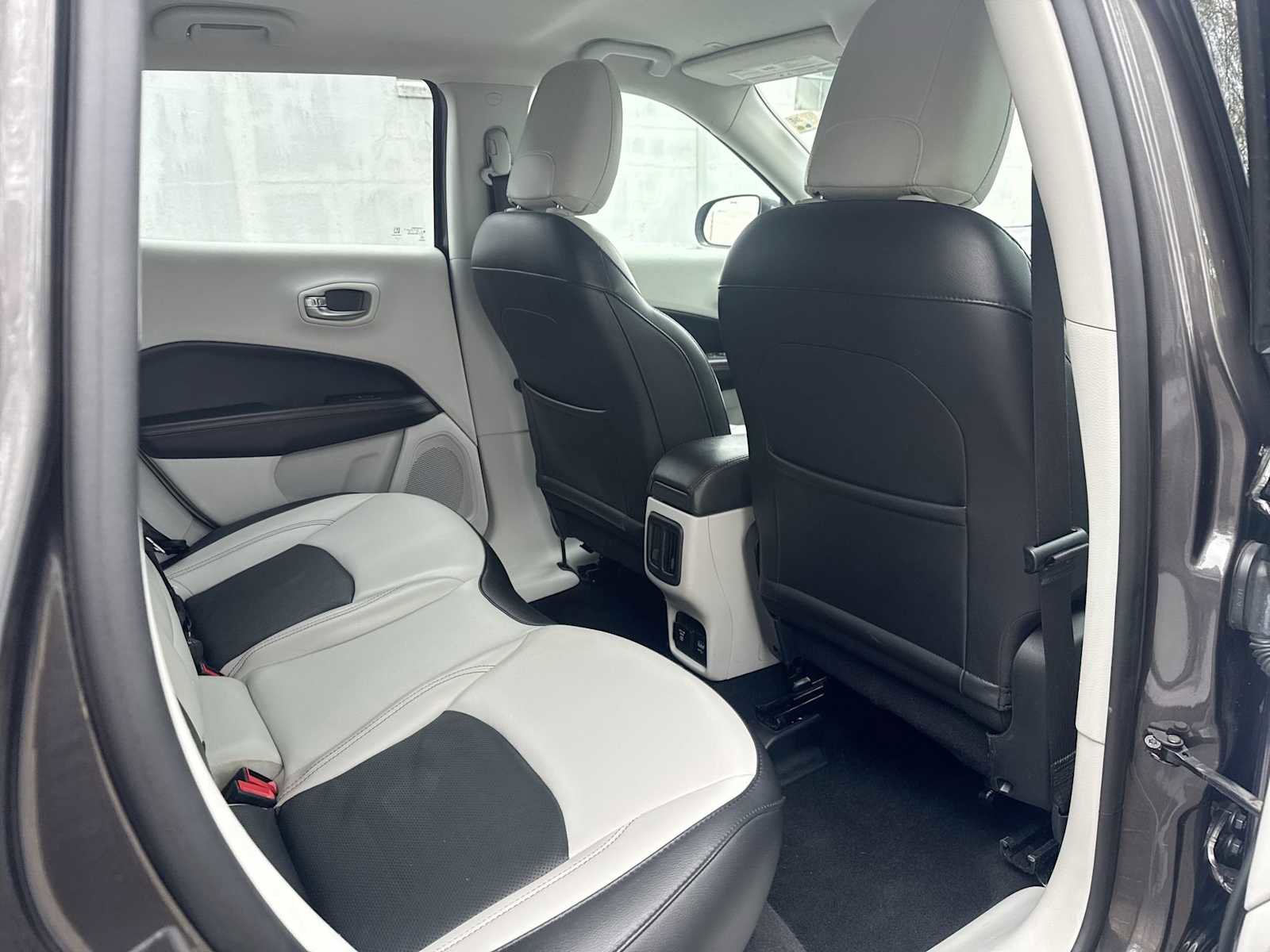 Used 2019 Jeep Compass Limited image 14