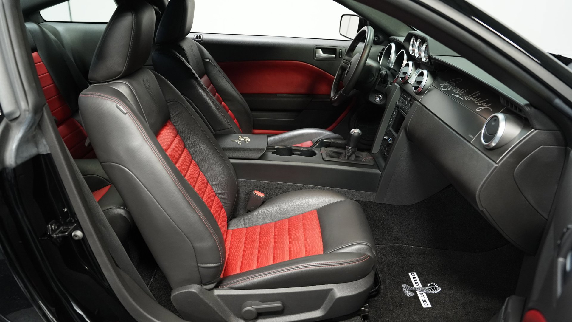 Used 2007 Ford Mustang Shelby GT500 RWD image 39