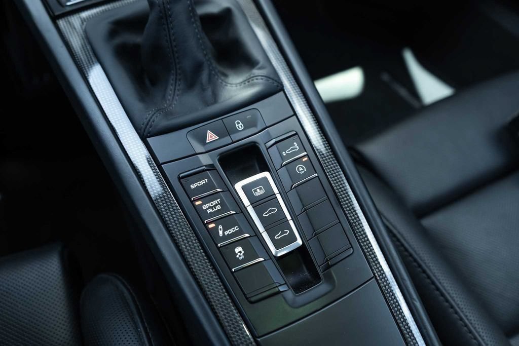 Used 2014 Porsche 911 Turbo S AWD/4WD image 30