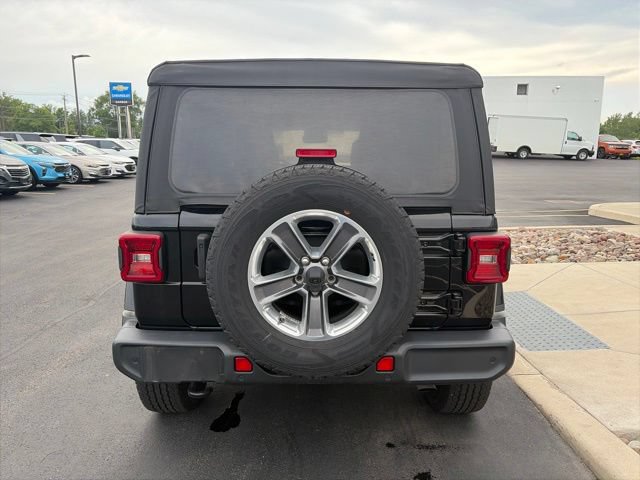 Used 2022 Jeep Wrangler Unlimited Sahara w/ LED Lighting Group AWD/4WD image 8
