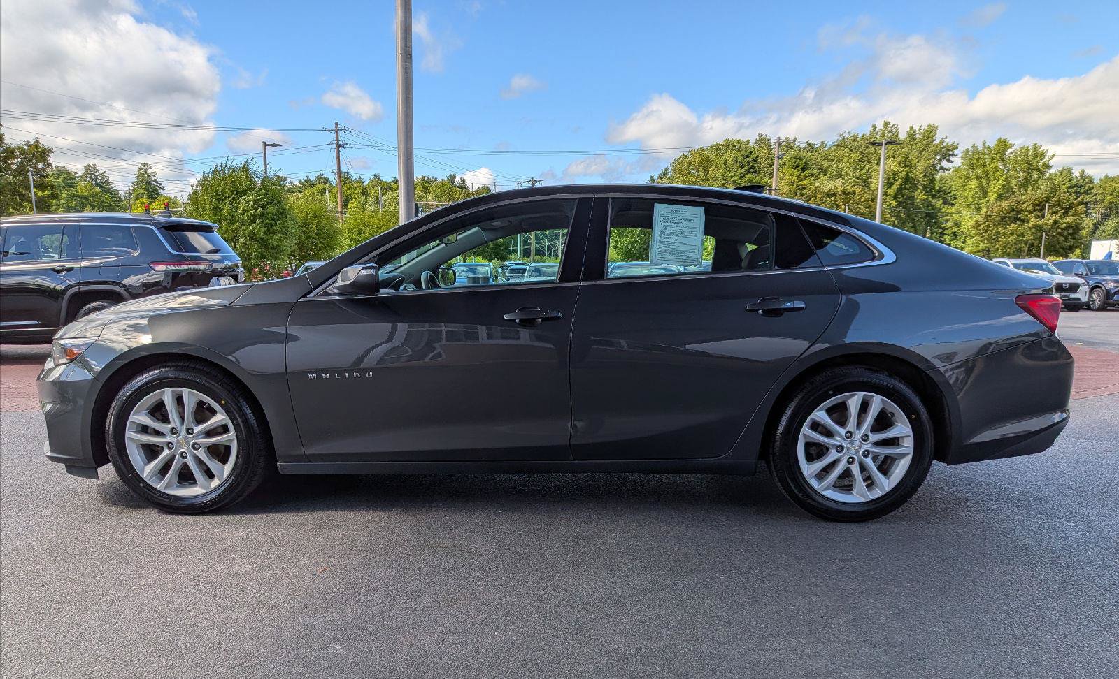 Used 2018 Chevrolet Malibu LT FWD image 5