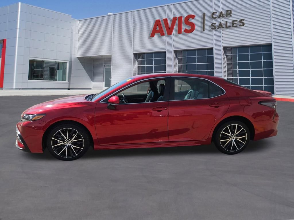Used 2024 Toyota Camry SE image 2