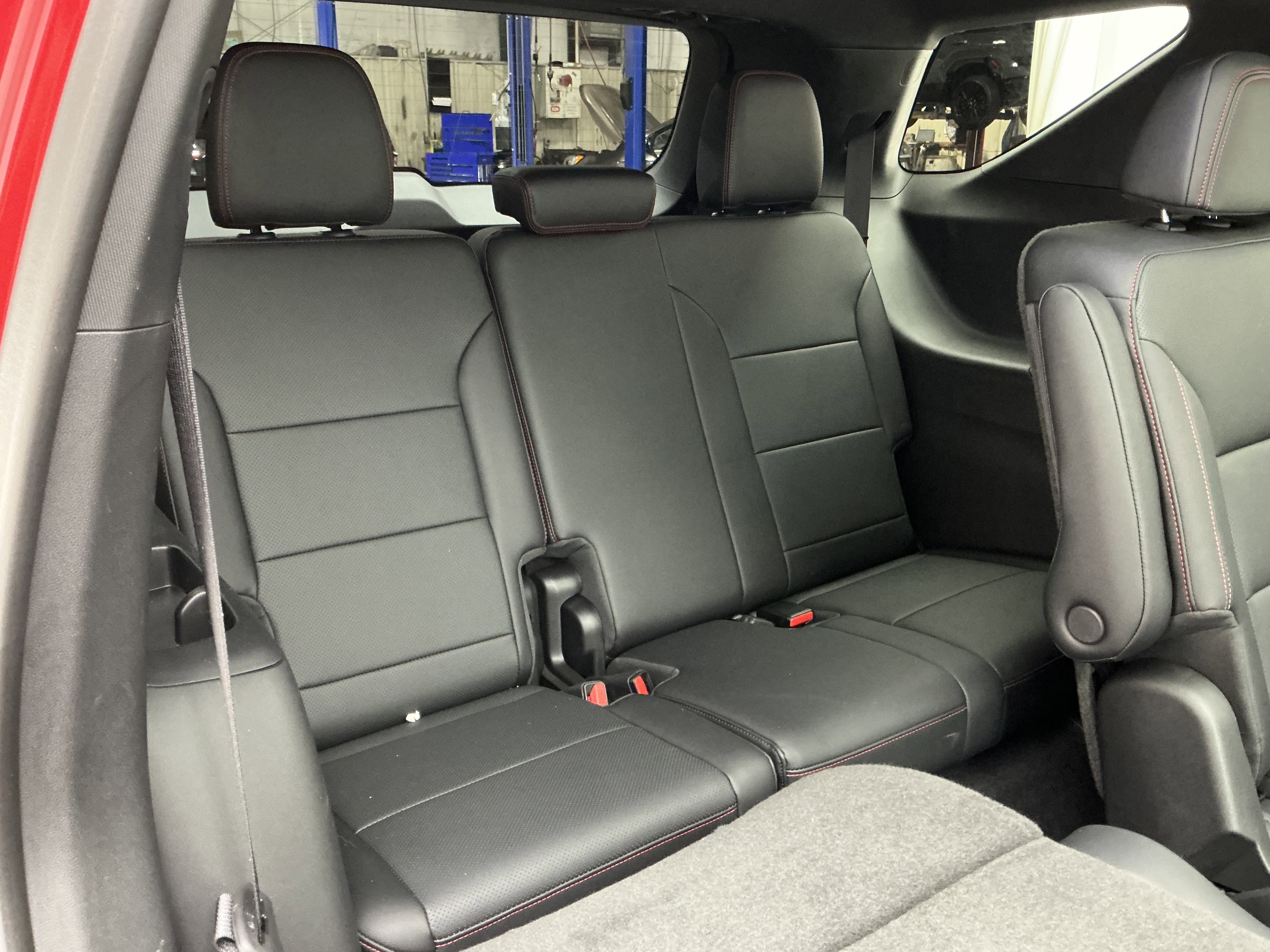 Used 2025 Chevrolet Traverse Z71 image 24