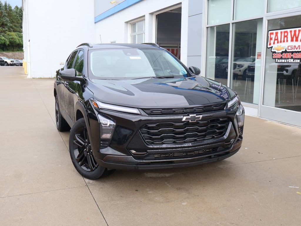 Used 2025 Chevrolet Trax ACTIV w/ Sunroof Package FWD image 36
