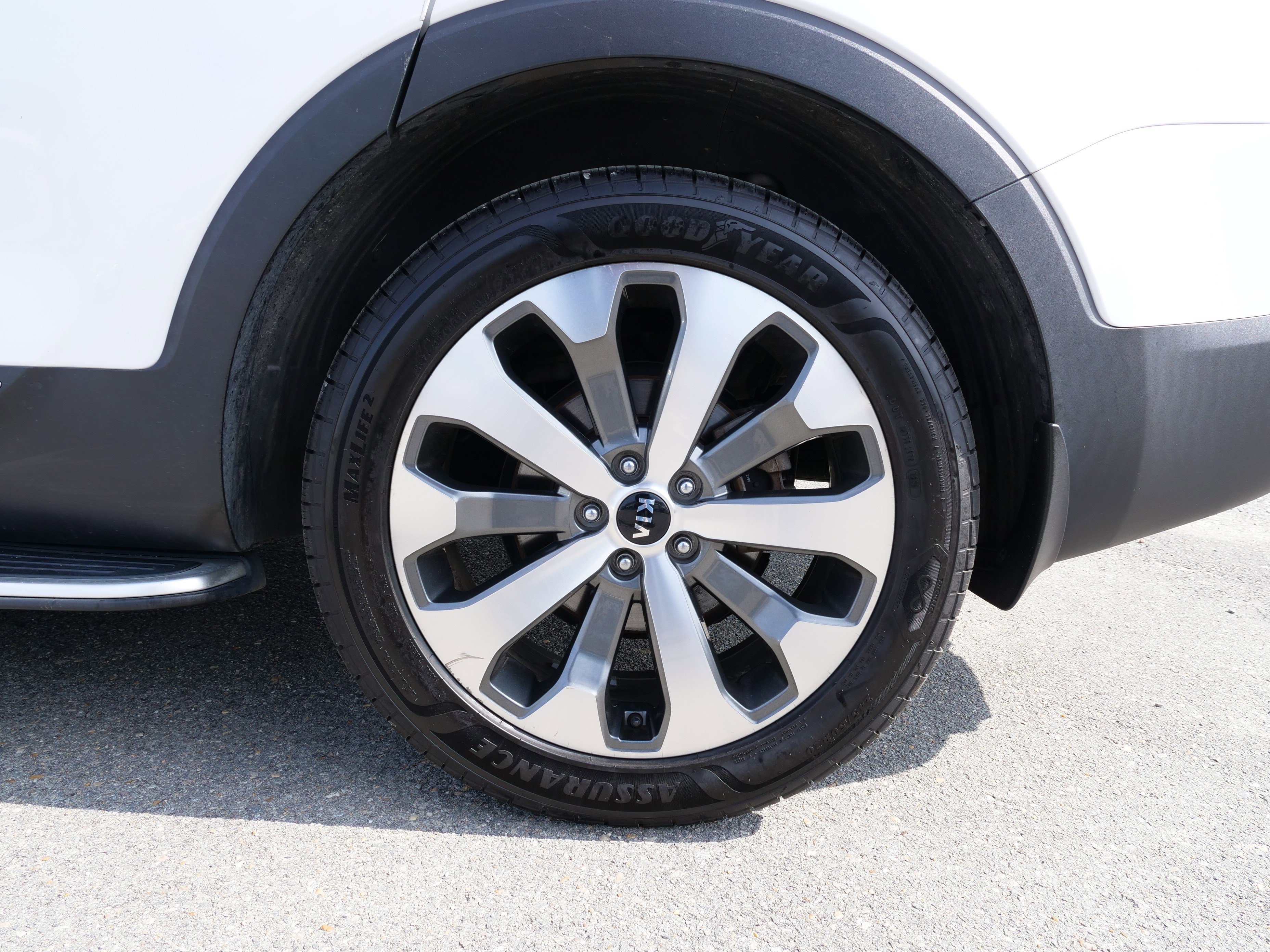 Used 2021 Kia Telluride EX w/ EX Premium Package image 12