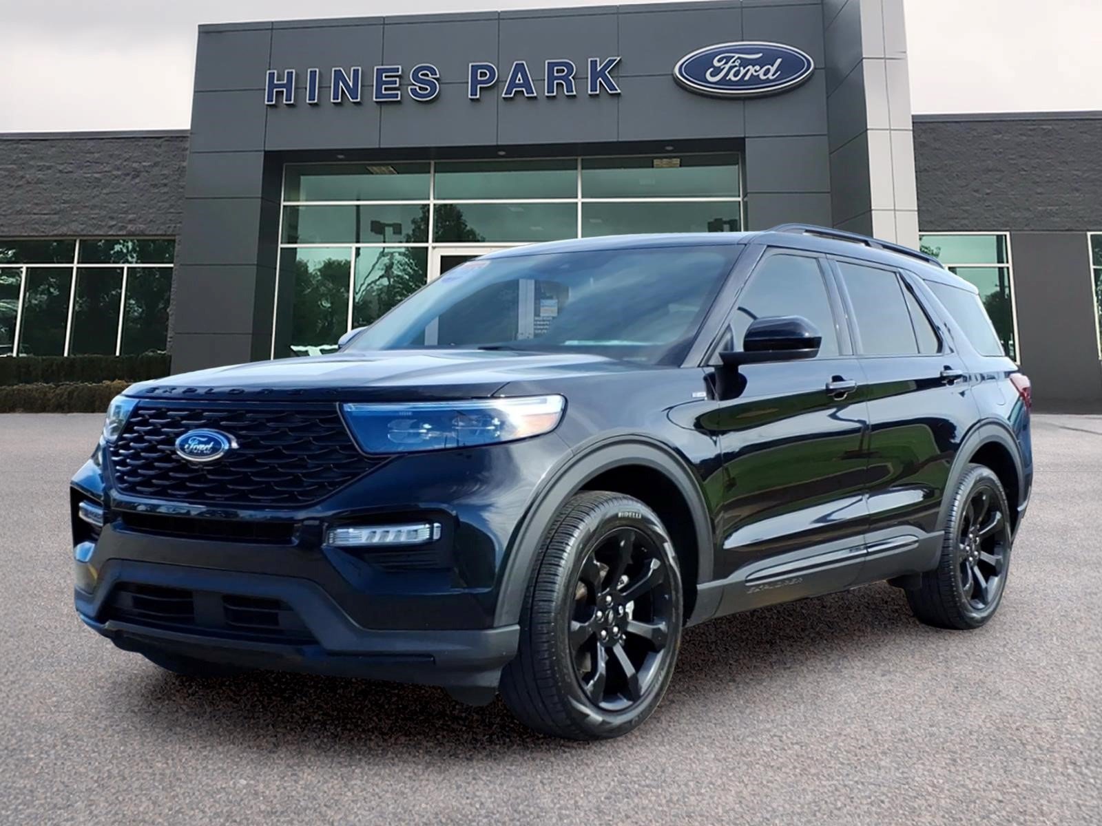 Used 2023 Ford Explorer ST-Line w/ Class IV Trailer Tow Package AWD/4WD image 3