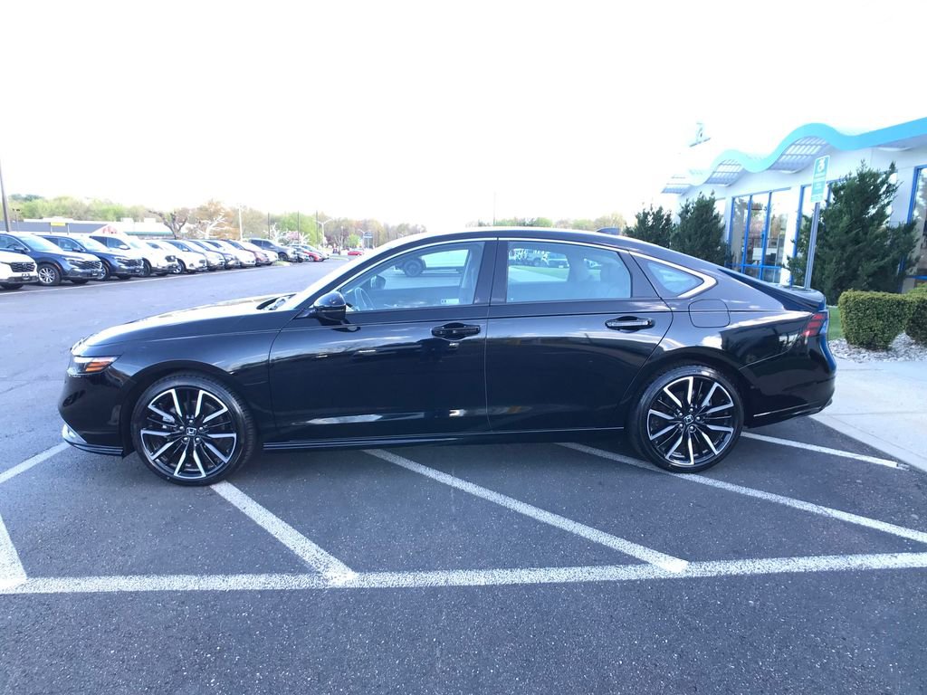 Used 2024 Honda Accord Touring image 7