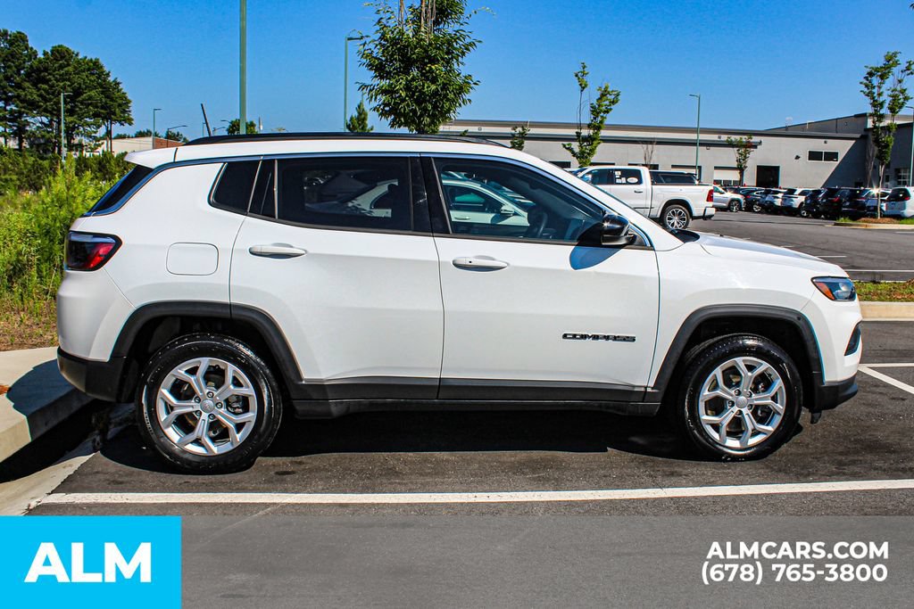 Used 2024 Jeep Compass Latitude AWD/4WD image 8