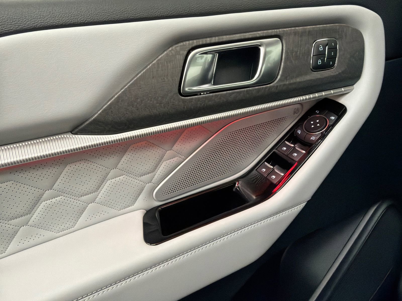 New 2026 Ford Explorer Platinum w/ LUX Leather Package image 37