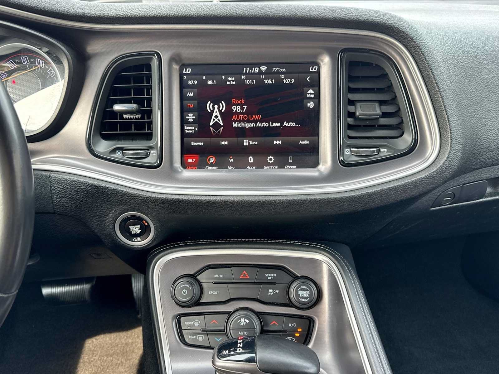 Used 2020 Dodge Challenger SXT RWD image 25