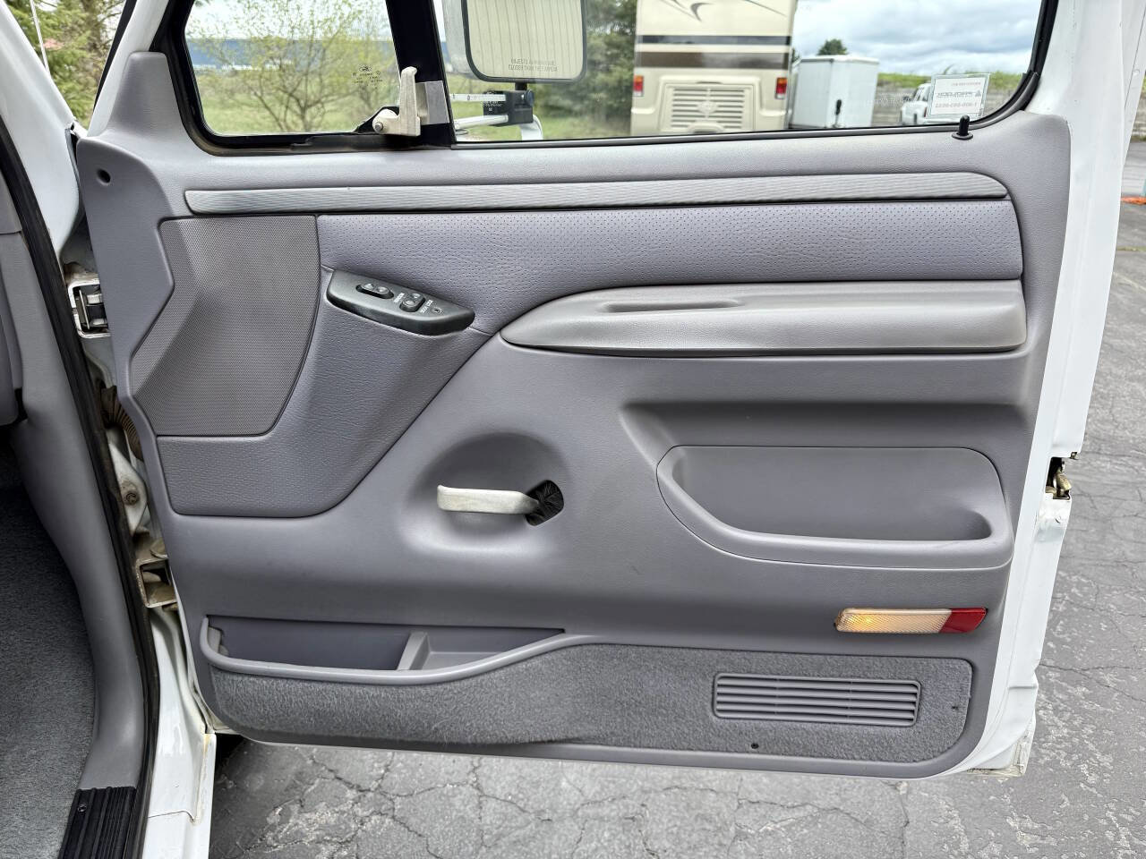 Used 1995 Ford F250 XLT image 45