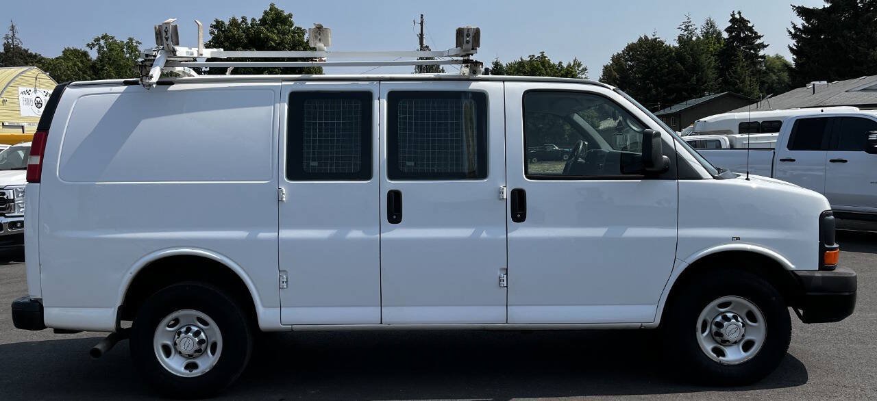 Used 2015 Chevrolet Express 2500 RWD image 4