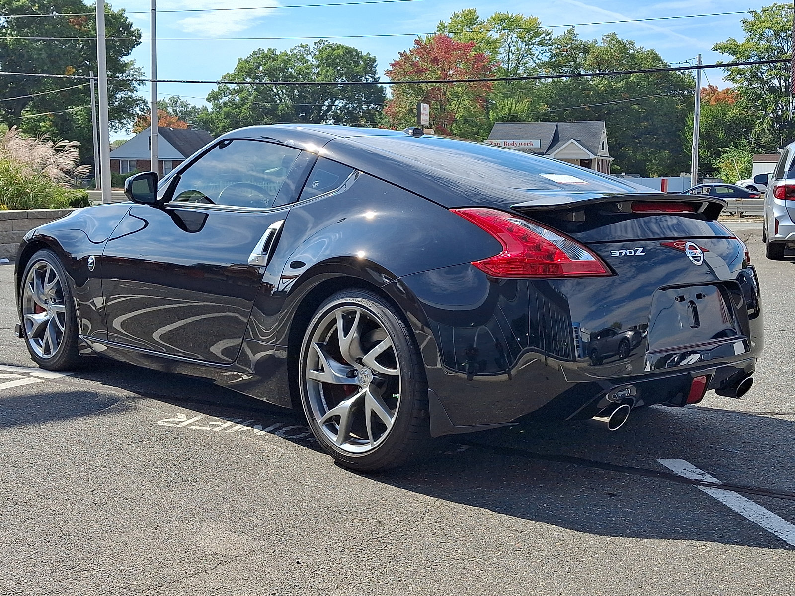 Used 2016 Nissan 370Z Coupe RWD image 4