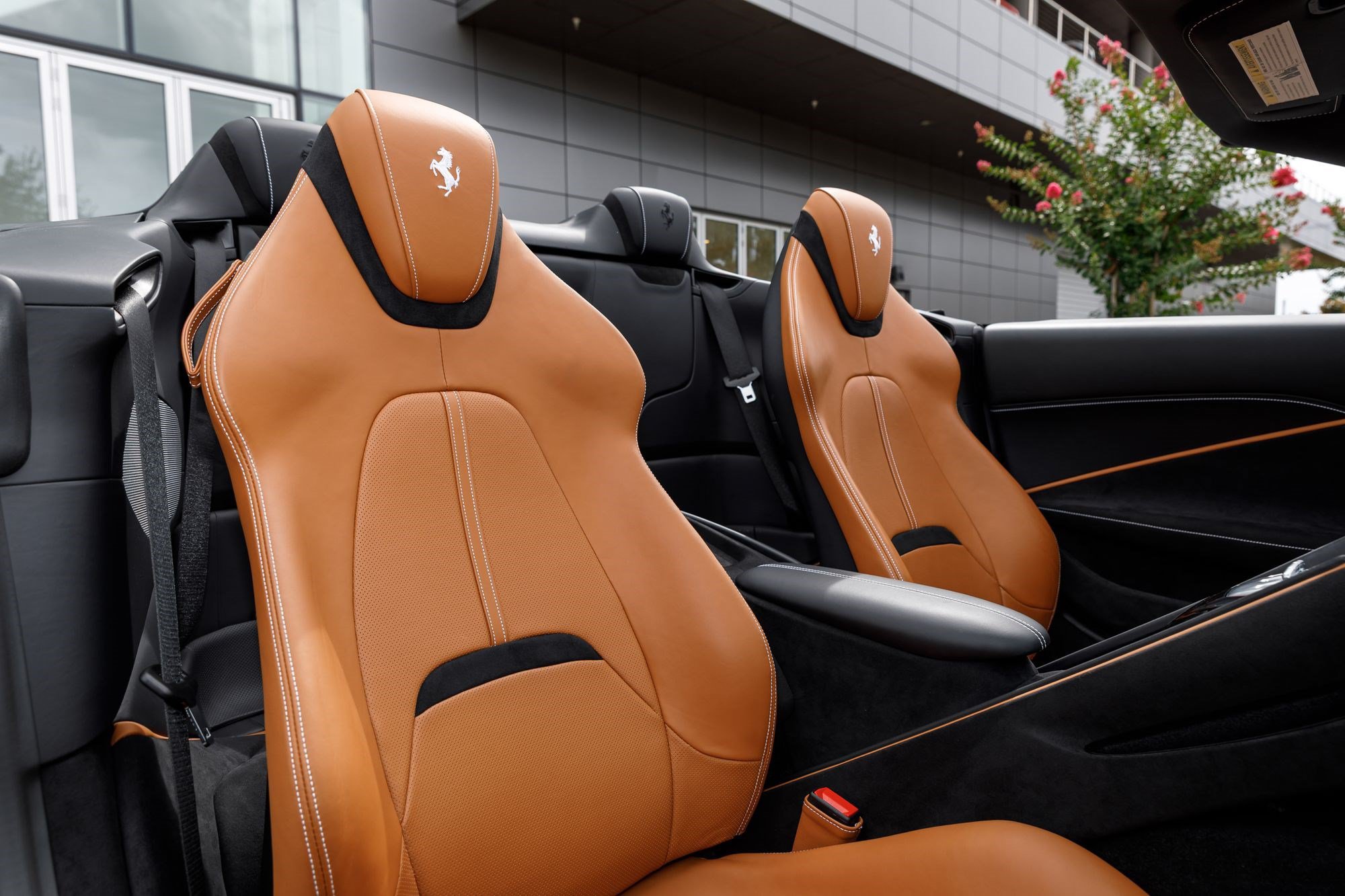 Used 2024 Ferrari Roma Spider RWD image 9