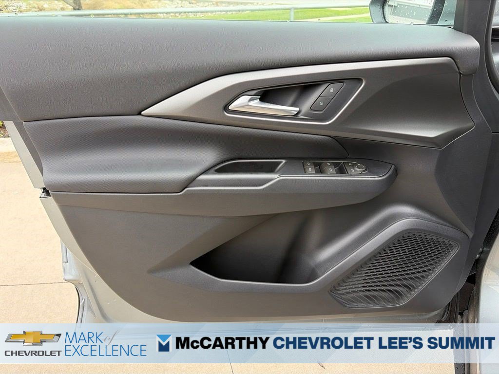 New 2026 Chevrolet Equinox EV LT w/ Comfort Package FWD image 43